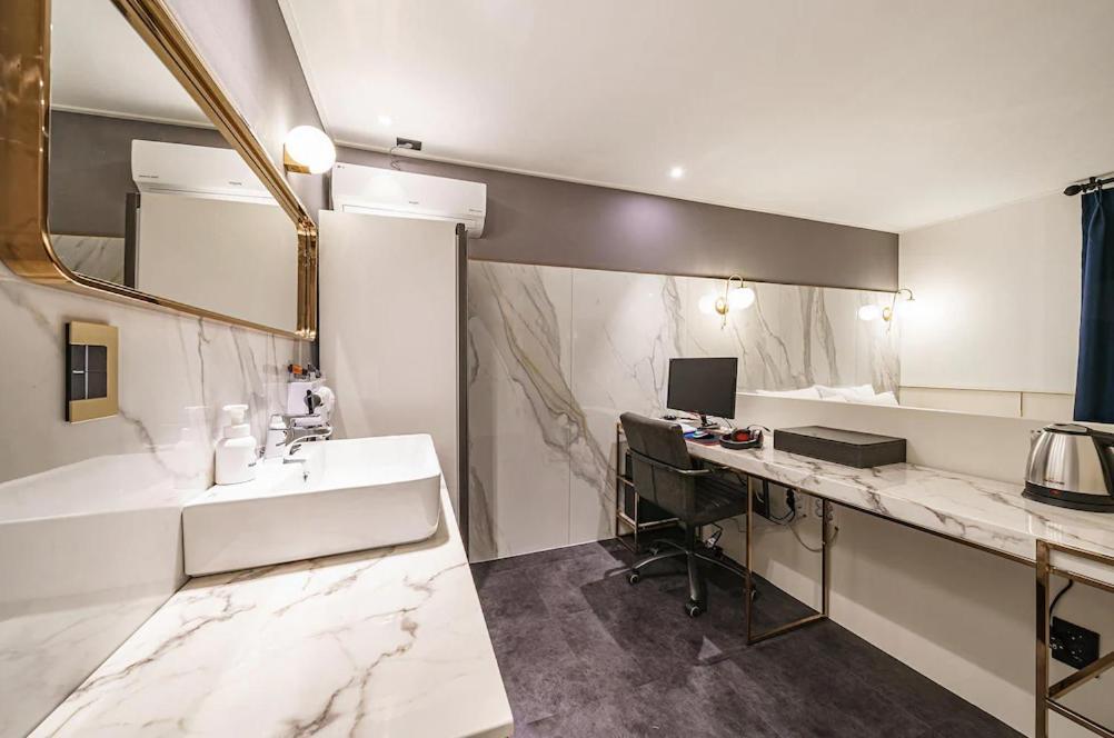 Brown-Dot Hotel Geomdan Incheon Exterior photo